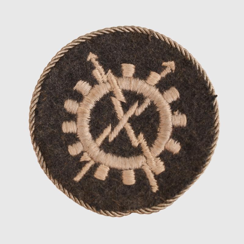 GERMAN WWII LUFTWAFFE AIR SIGNAL EQUIPMENT NCO ARM BADGE.