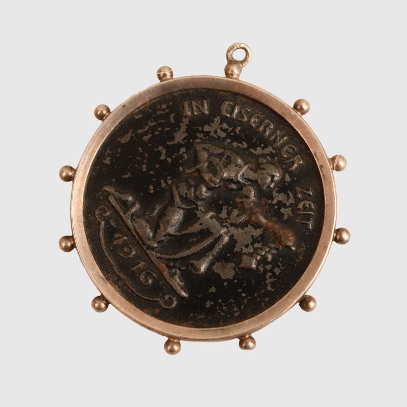 GERMAN WWI IRON FOR GOLD MEDALLION.