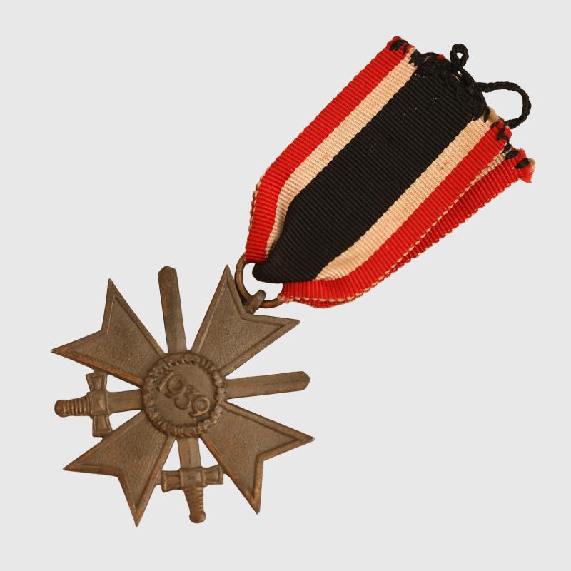 GERMAN WWII WAR SERVICE CROSS SECOND CLASS WITH SWORDS.