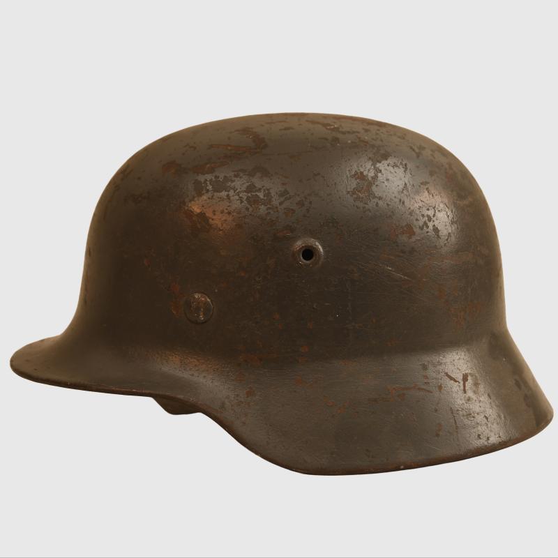 GERMAN WWII KRIEGSMARINE M.40 HELMET.