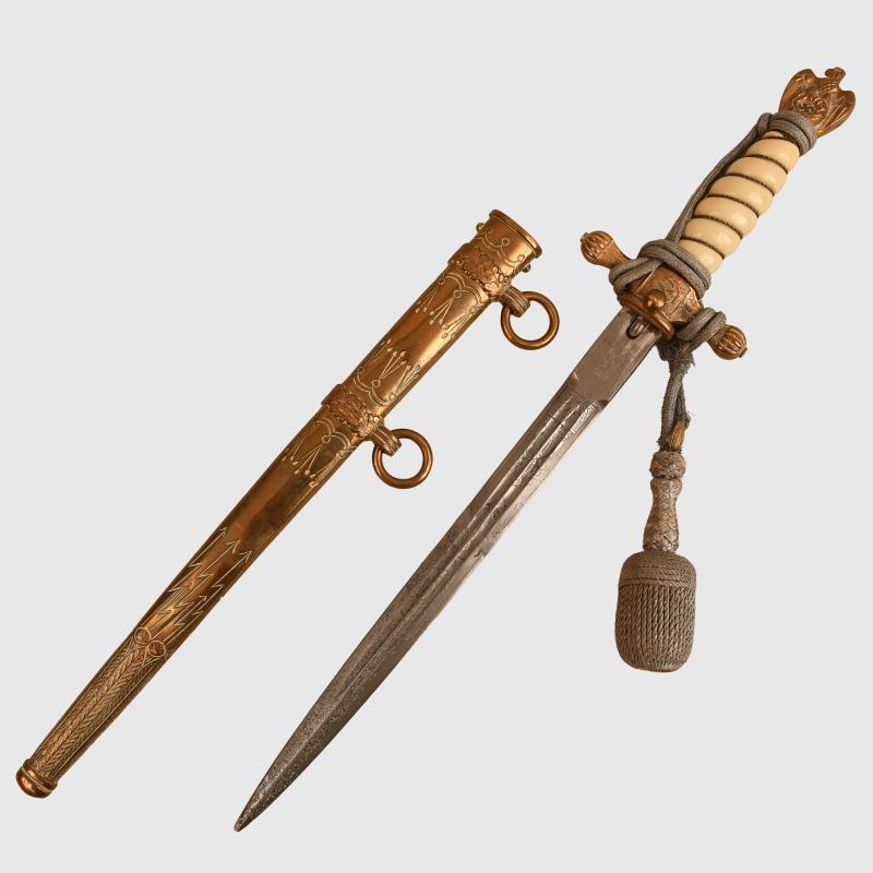 GERMAN WWII KRIEGSMARINE OFFICERS DAGGER WITH STRAPS.
