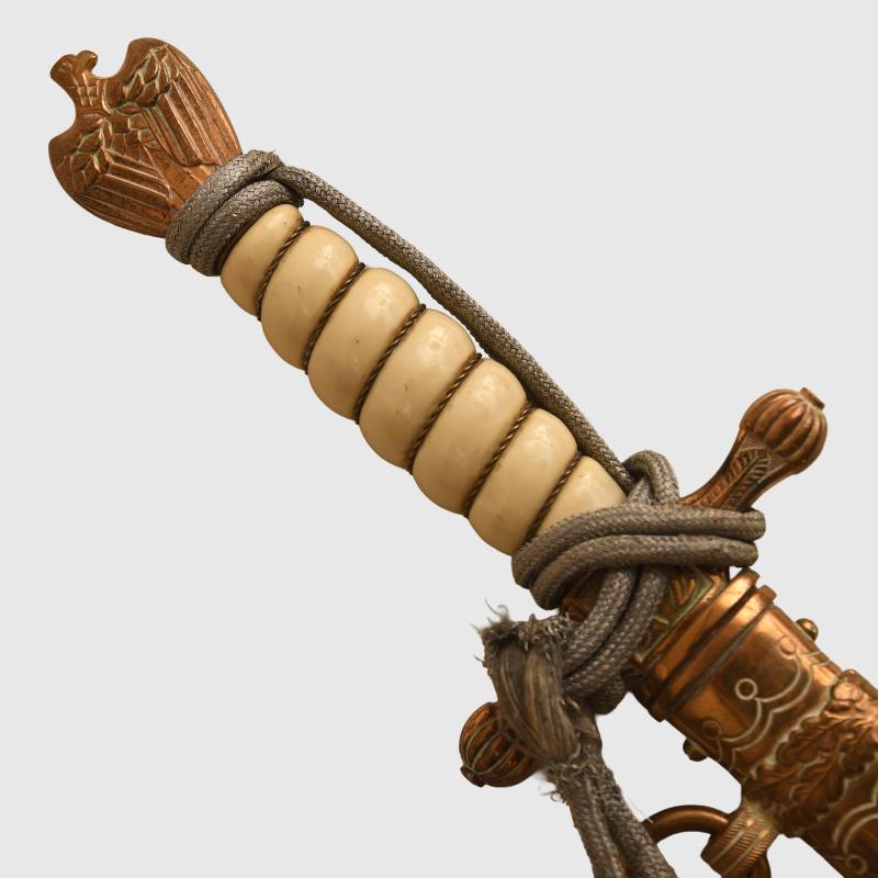 GERMAN WWII KRIEGSMARINE OFFICERS DAGGER WITH STRAPS.