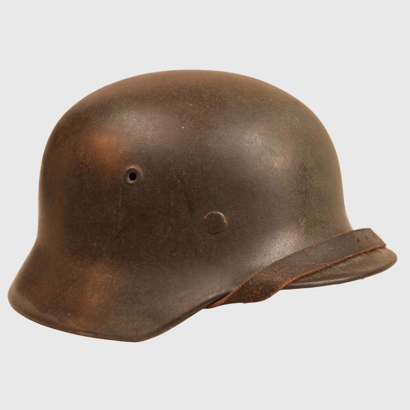 GERMAN WWII ARMY M.40 SINGLE DECAL COMBAT HELMET.