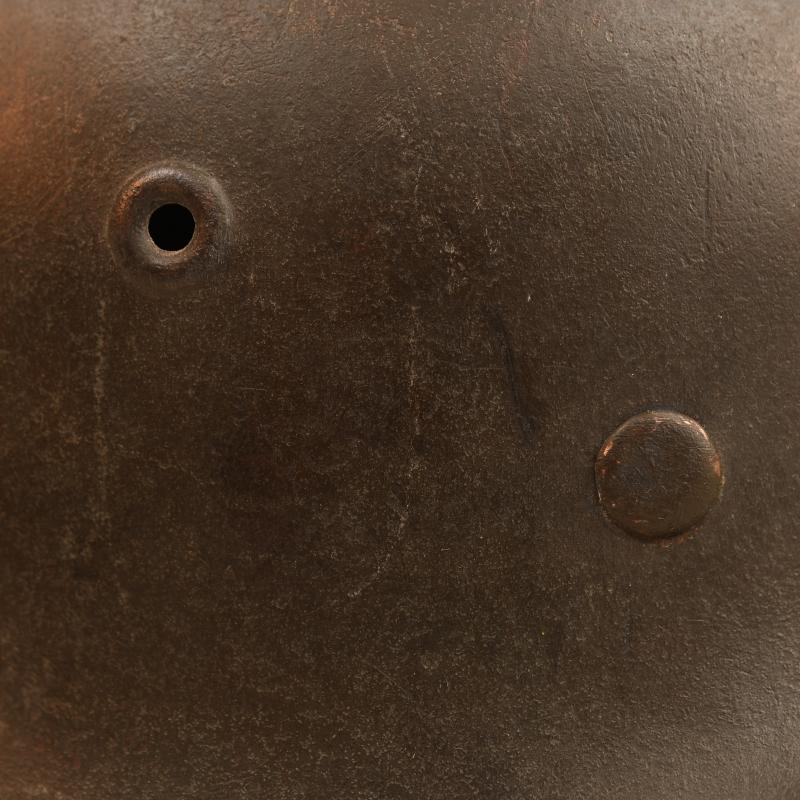 GERMAN WWII ARMY M.40 SINGLE DECAL COMBAT HELMET.