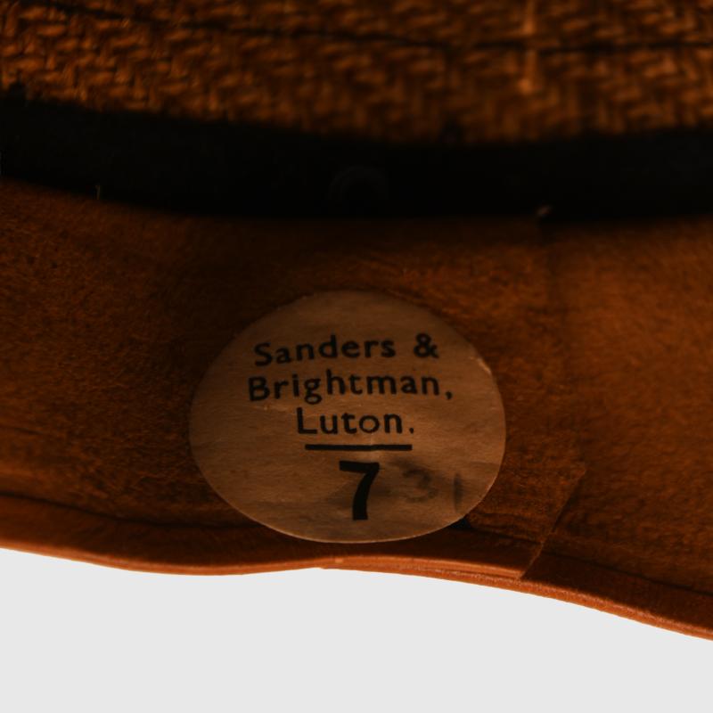 BRITISH WWII ROYAL NAVAL AIR SERVICE HAT GROUPING.