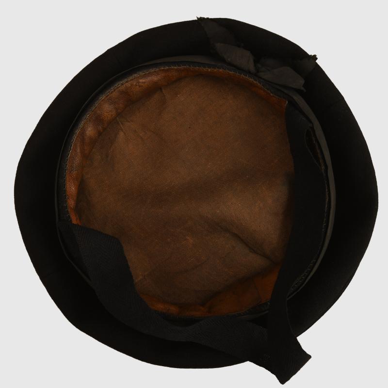 BRITISH WWII ROYAL NAVAL AIR SERVICE HAT GROUPING.