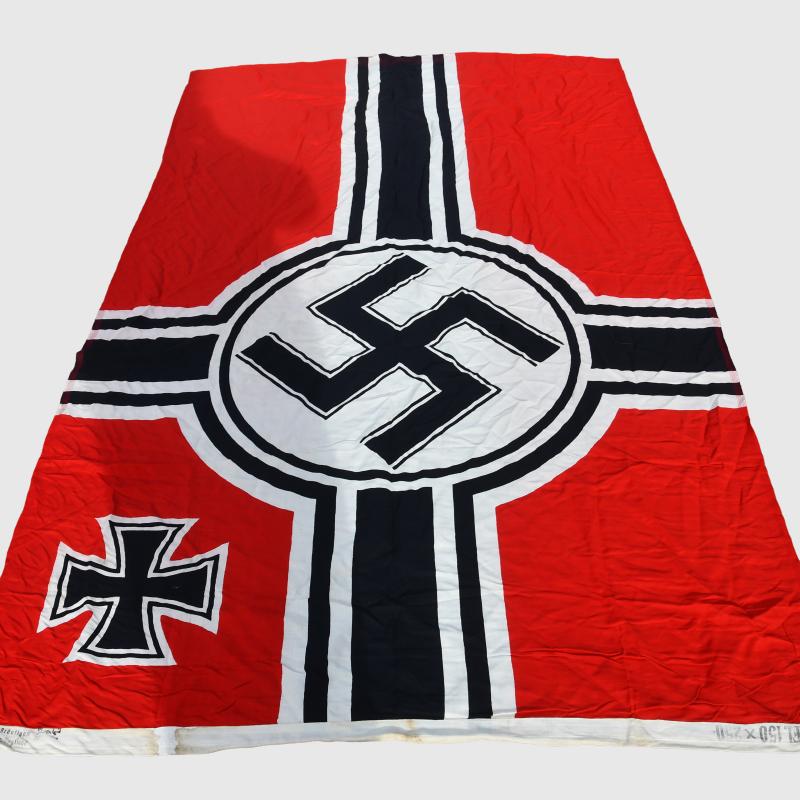 GERMAN WWII KRIEGSMARINE BATTLE FLAG.
