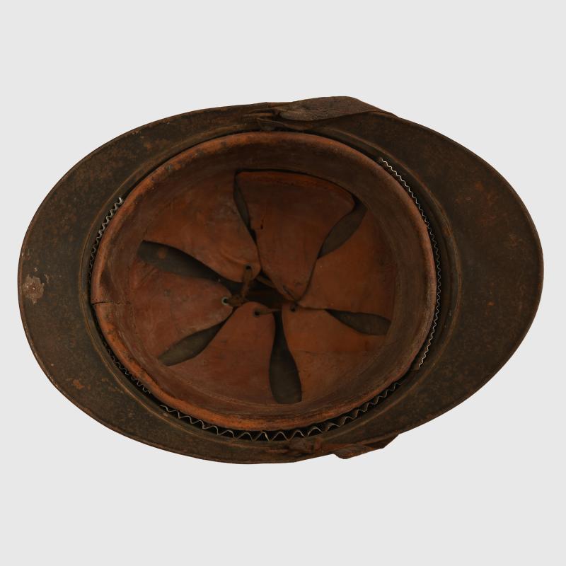 FRENCH WWI ADRIAN INFANTRY HELMET.