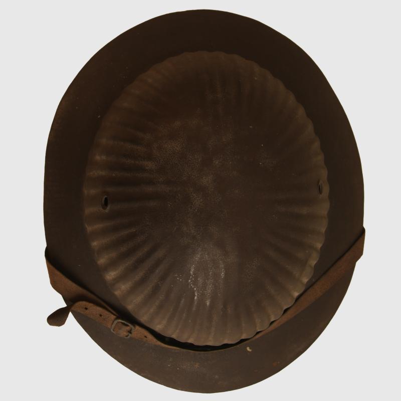 PORTUGUESE WWI ENLISTED RANKS COMBAT HELMET.