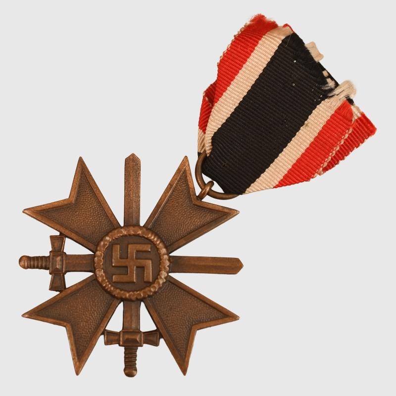 GERMAN WWII WAR SERVICE CROSS 2ND CLASS WITH SWORDS, MINT.