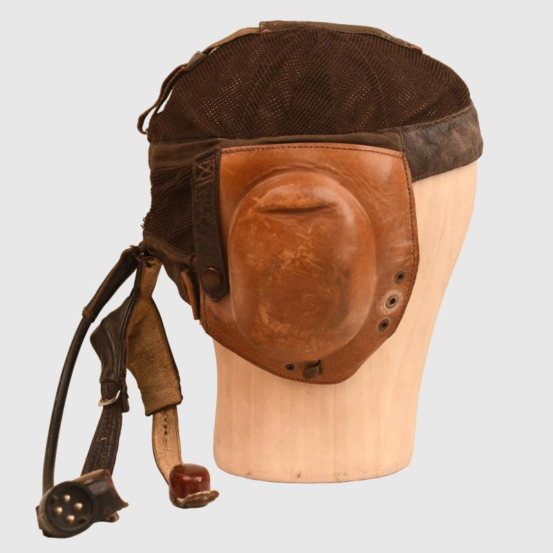 GERMAN WWII NET TYPE SUMMER WEIGHT FLYING HELMET.