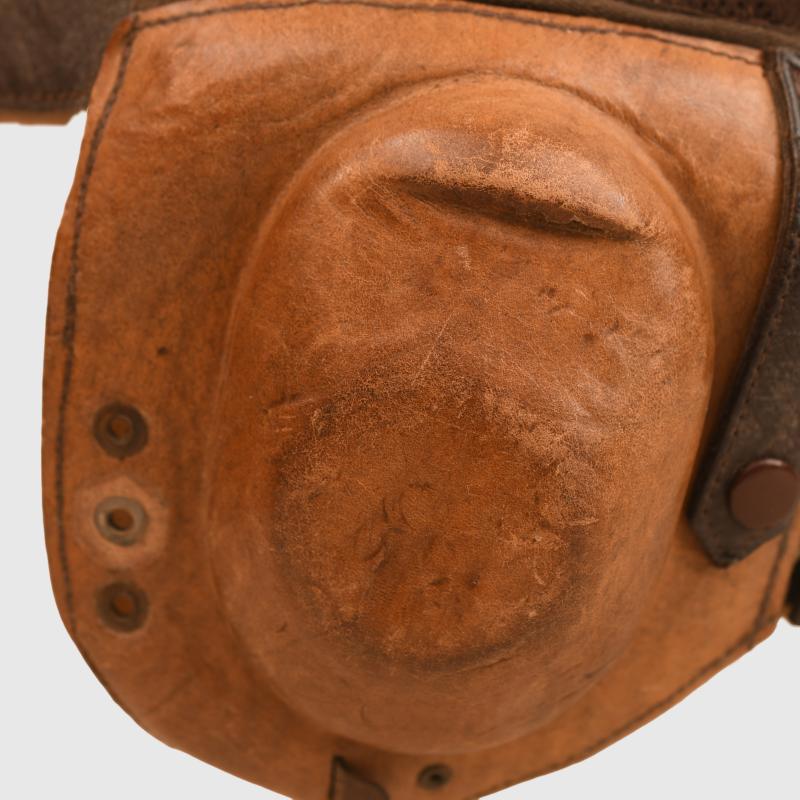 GERMAN WWII NET TYPE SUMMER WEIGHT FLYING HELMET.