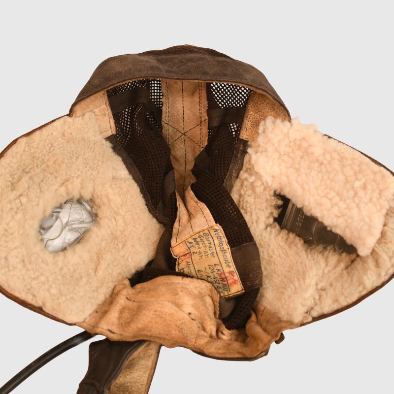 GERMAN WWII NET TYPE SUMMER WEIGHT FLYING HELMET.