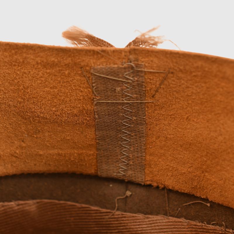 US WWII BRITISH MADE U.S. ARMY AIR FORCE OFFICERS VISOR CAP.