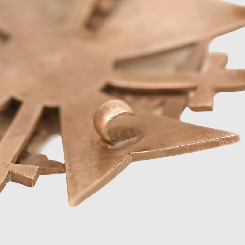 GERMAN WWII SPANISH CROSS IN SILVER WITH SWORDS. JUNCKER PRODUCED.