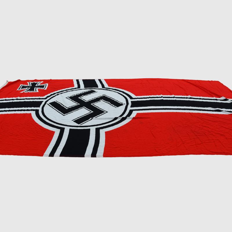 GERMAN WWII HUGE SIZE KRIEGSMARINE BATTLE FLAG.