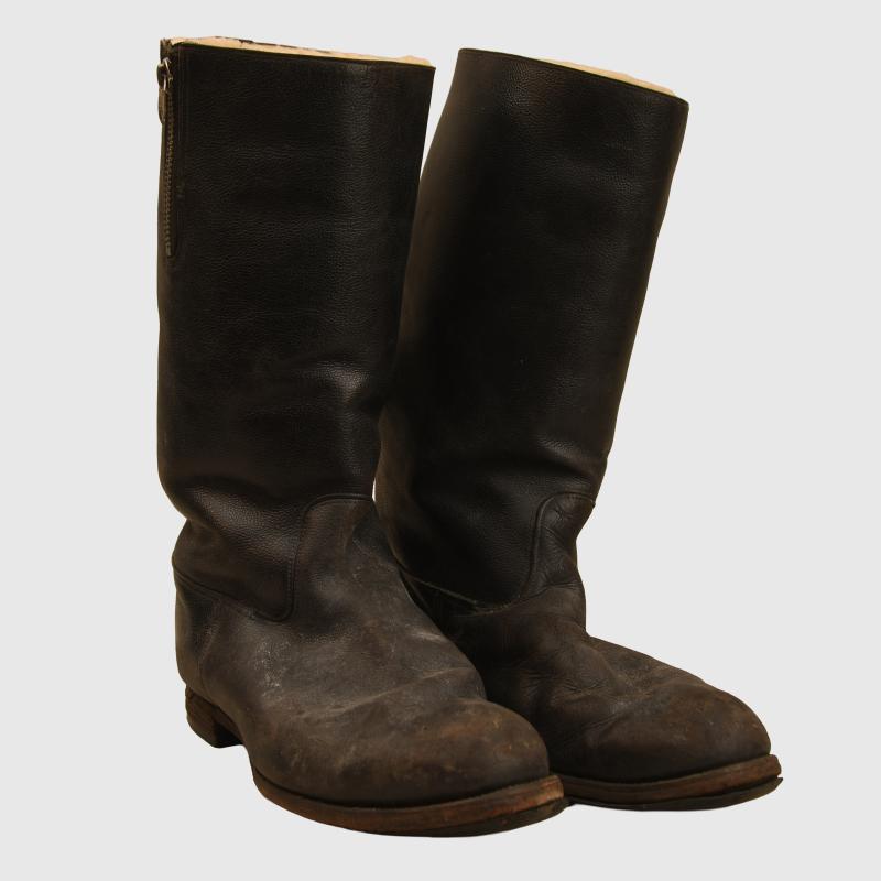 BRITISH WWII WARTIME FLYING BOOTS.