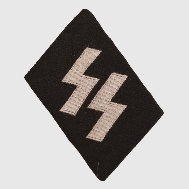 GERMAN WWII WAFFEN SS RUNIC COLLAR PATCH.
