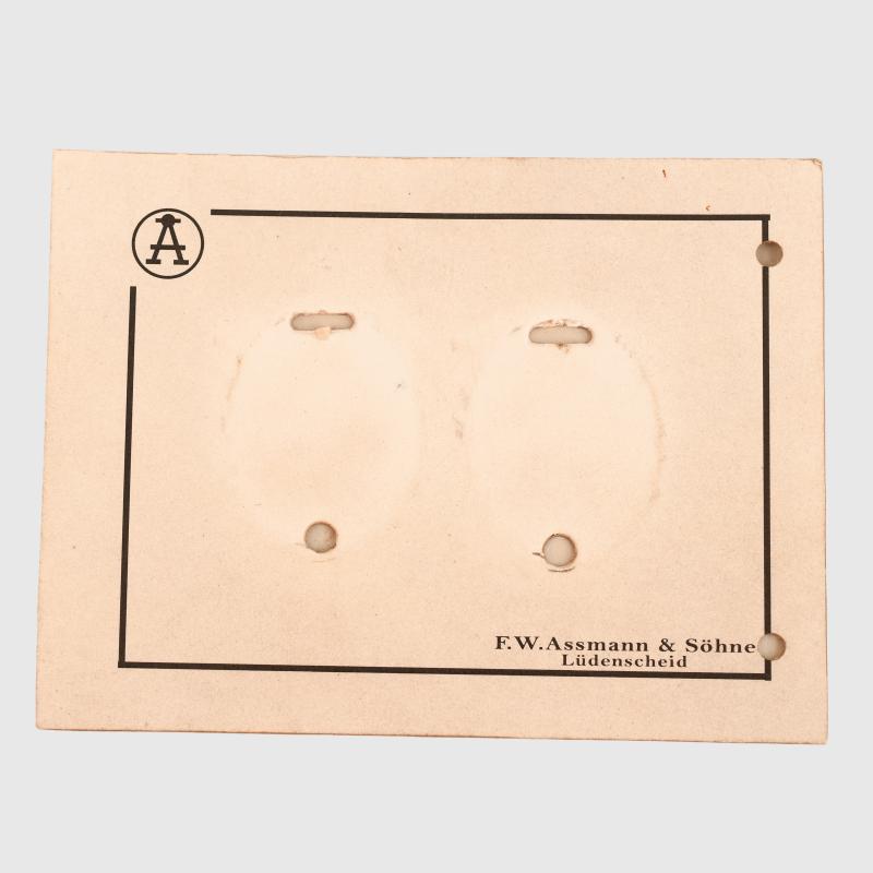 GERMAN WWII ASSMANN’S SALEMAN’S SAMPLE CARD.