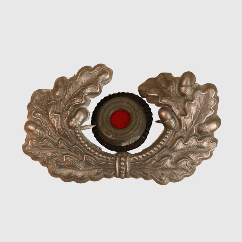 GERMAN WWII ARMY OFFICERS CAP WREATH AND COCKADE.