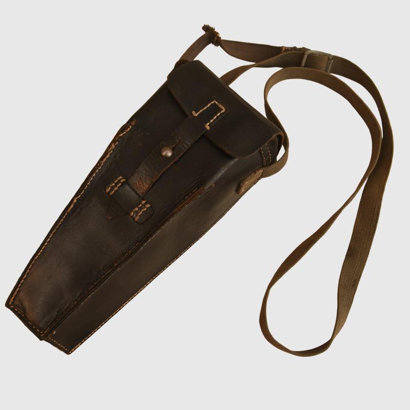 GERMAN WWII GRENADE LAUNCHER CASE.