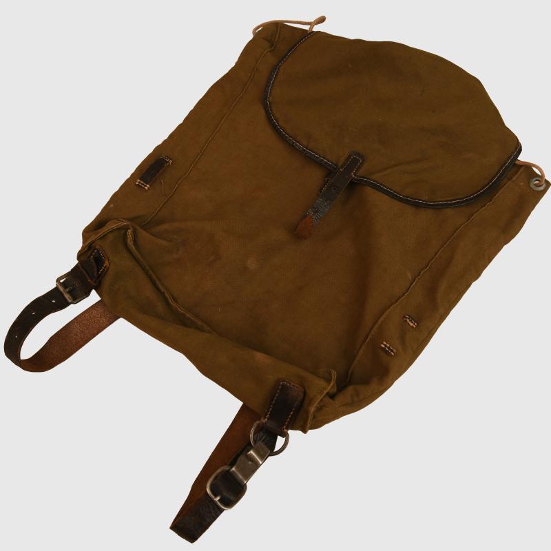 GERMAN WWII SOLDIER’S HAVERSACK, SMALL.