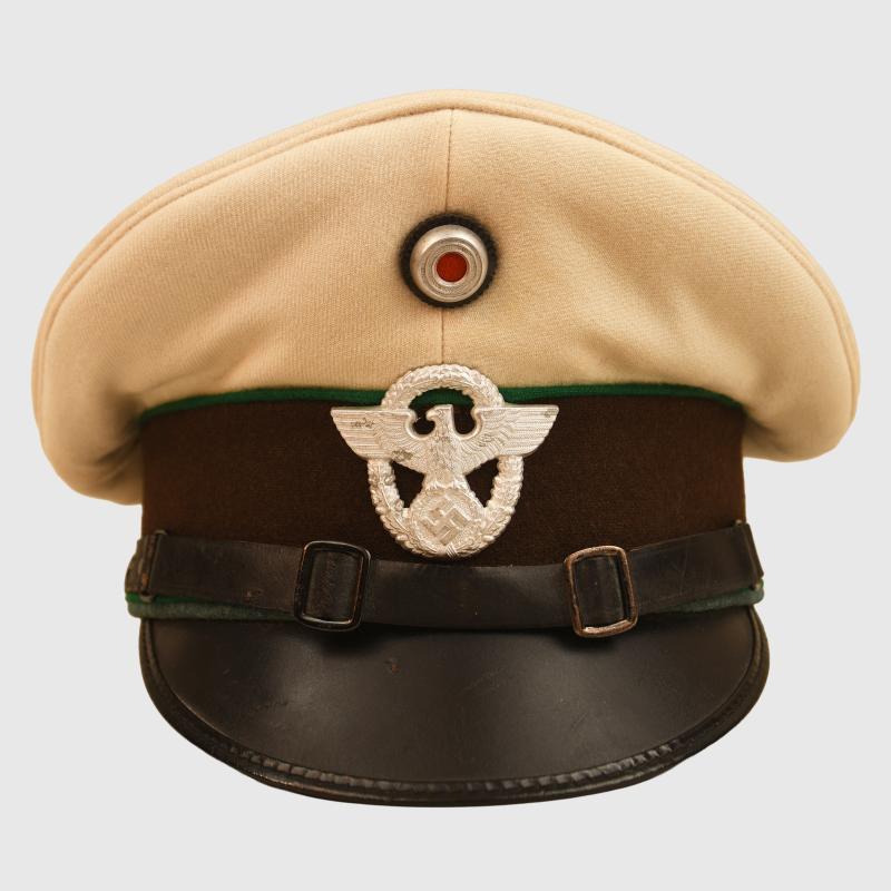 GERMAN WWII MUNICIPAL POLICE ENLISTED RANK OR NCO WHITE TOP VISOR CAP.