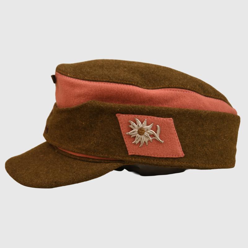 GERMAN WWII SA SUD MARK VISORED FIELD CAP.
