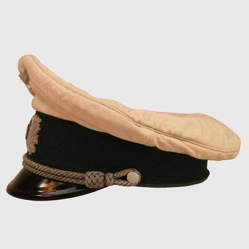 GERMAN WWII CUSTOM OFFICERS WHITE TOP VISOR CAP.