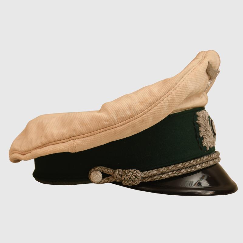 GERMAN WWII CUSTOM OFFICERS WHITE TOP VISOR CAP.