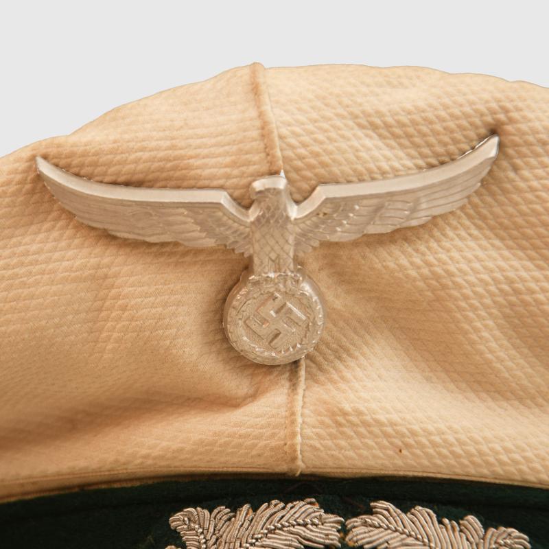 GERMAN WWII CUSTOM OFFICERS WHITE TOP VISOR CAP.
