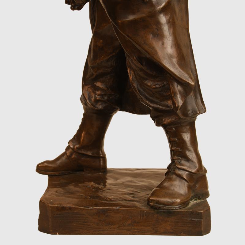 FRENCH WWI STANDING SOLDIER FIGURE.