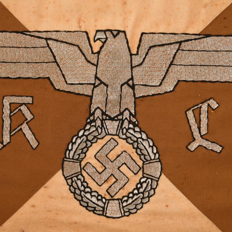 GERMAN WWII KREISLEITUNG CAR PENNANT.