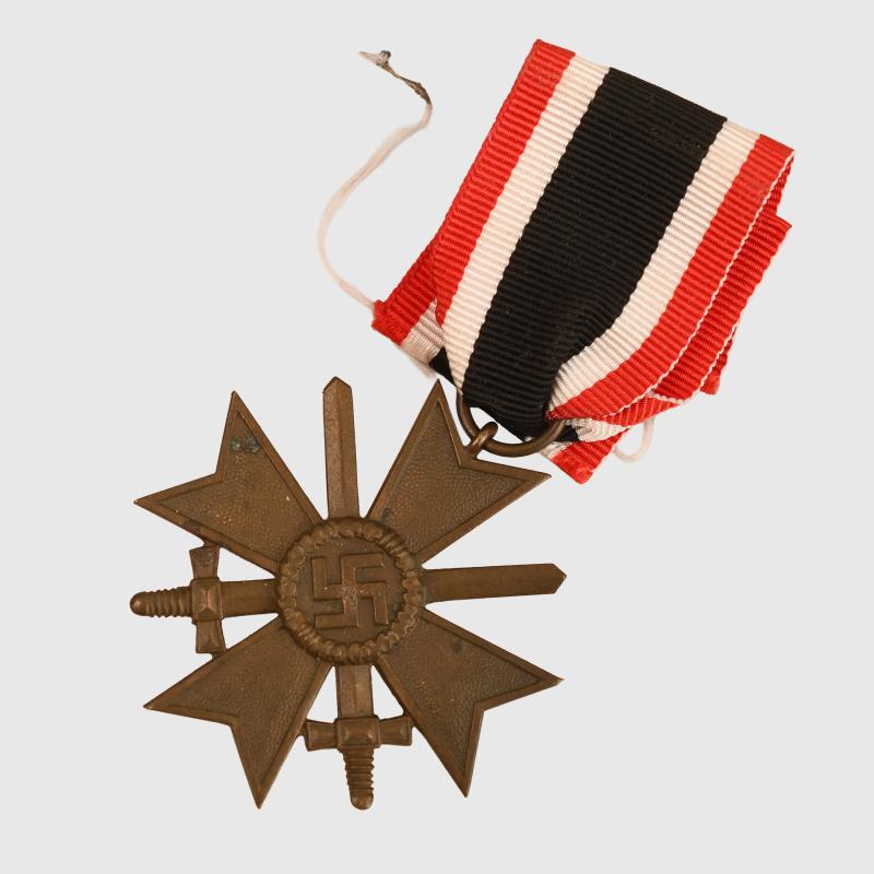 GERMAN WWII WAR SERVICE CROSS WITH SWORDS.