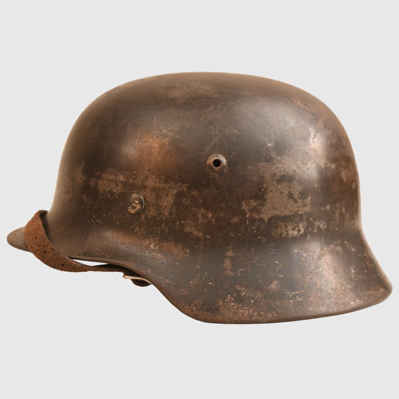 GERMAN WWII LUFTWAFFE DOUBLE DECAL M35 COMBAT HELMET.