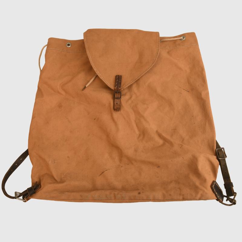 GERMAN WWII LIGHT TAN RUCKSACK.