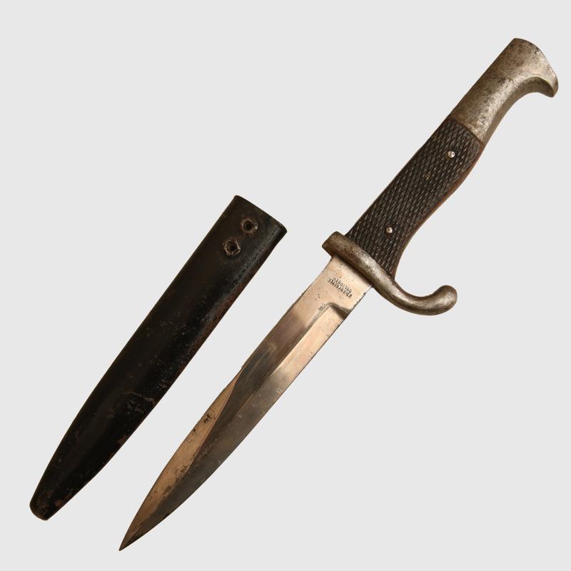 GERMAN WWI TRENCH KNIFE.