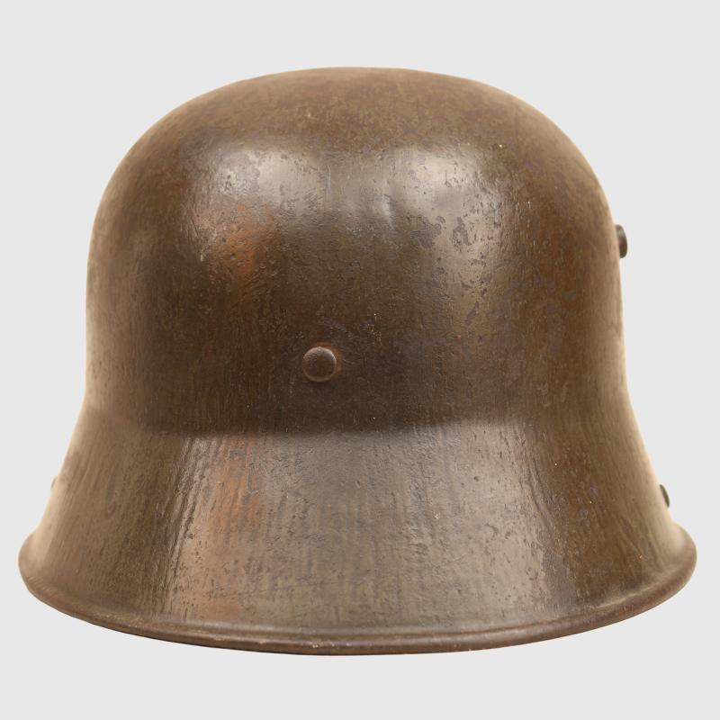 GERMAN WWI M.16 TRENCH HELMET.