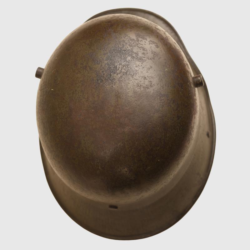GERMAN WWI M.16 TRENCH HELMET.