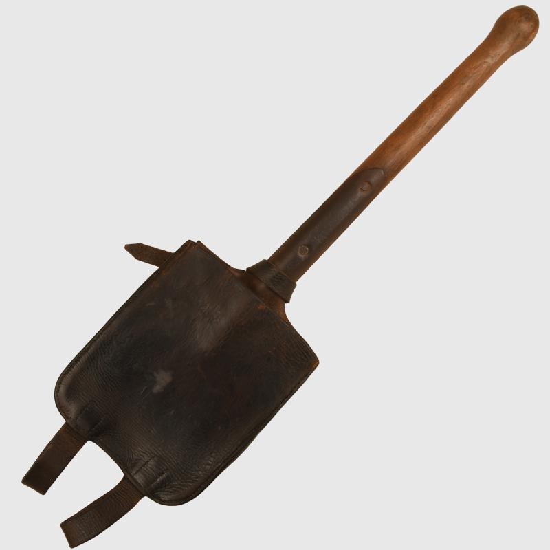 GERMAN WWII SOLDIERS ENTRENCHING TOOL WITH LEATHER COVER.