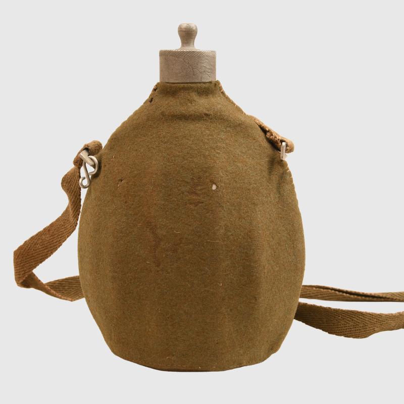 ITALIAN POST WWII ENLISTED RANKS WATER BOTTLE.