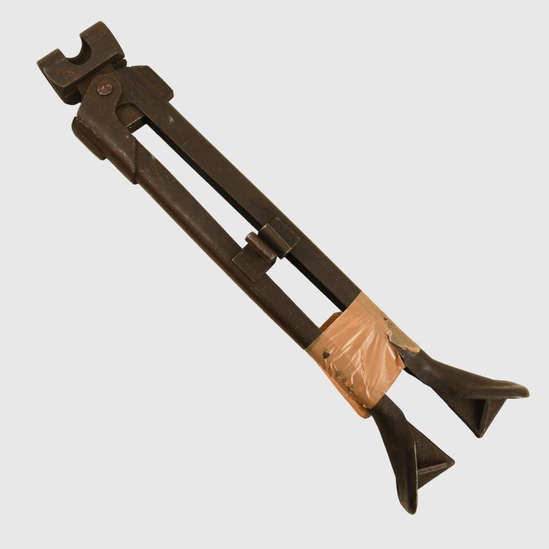 GERMAN WWII MG42 BIPOD.