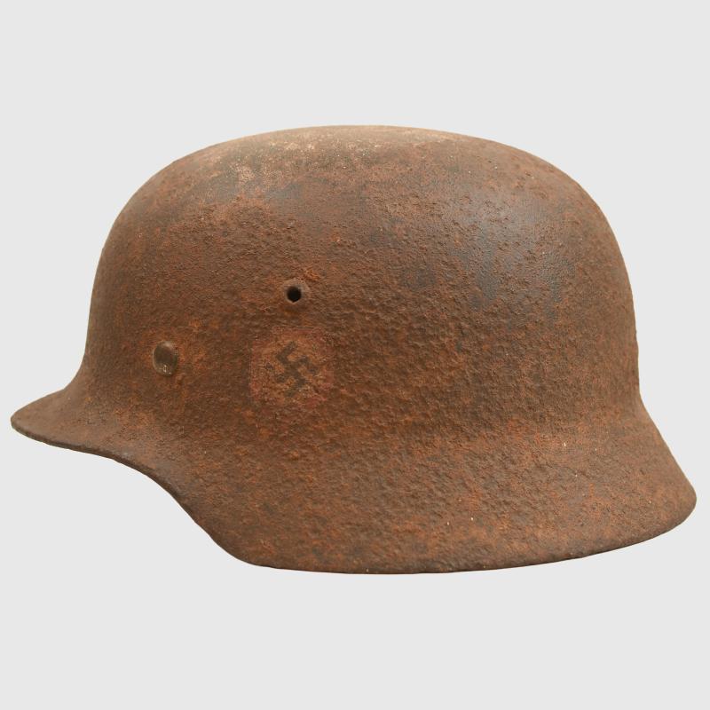 GERMAN WWII RELIC DOUBLE DECAL M35 SS HELMET AND RELIC BUCKLE.