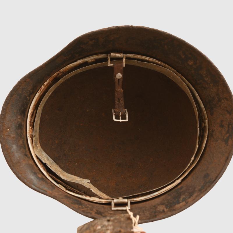 GERMAN WWII RELIC DOUBLE DECAL M35 SS HELMET AND RELIC BUCKLE.