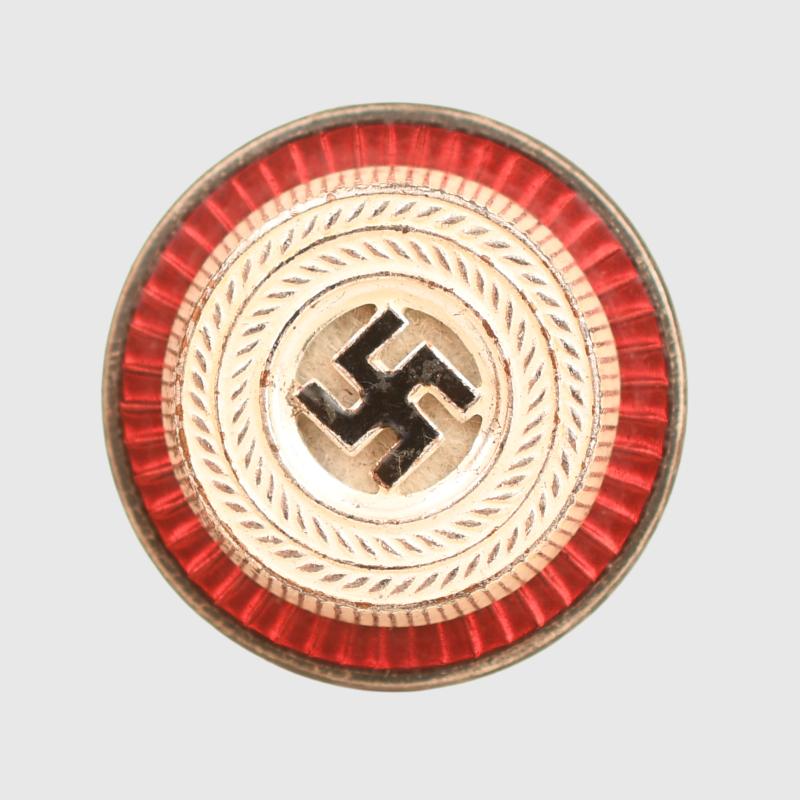 GERMAN WWII SWASTIKA ENAMEL CENTRE FOR A POLITICAL CAP COCKADE.