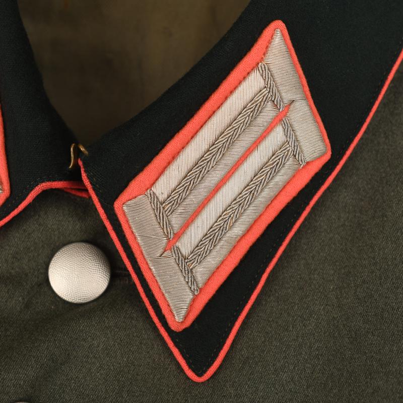 GERMAN WWII ARMY PANZER RESERVE OBERLEUTNANTS PARADE TUNIC.