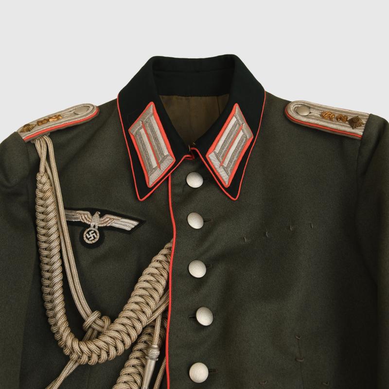 GERMAN WWII ARMY PANZER RESERVE OBERLEUTNANTS PARADE TUNIC.