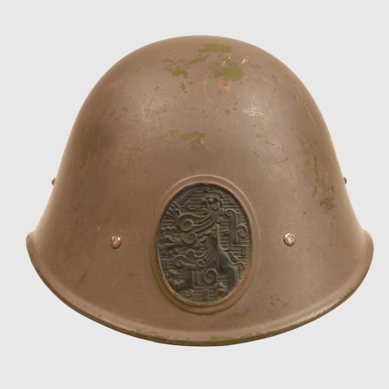 DUTCH WWII COMBAT HELMET.