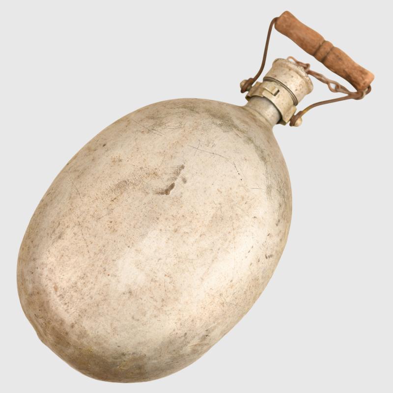 GERMAN WWII LUFTWAFFE SURVIVAL EQUIPMENT WATER BOTTLE.