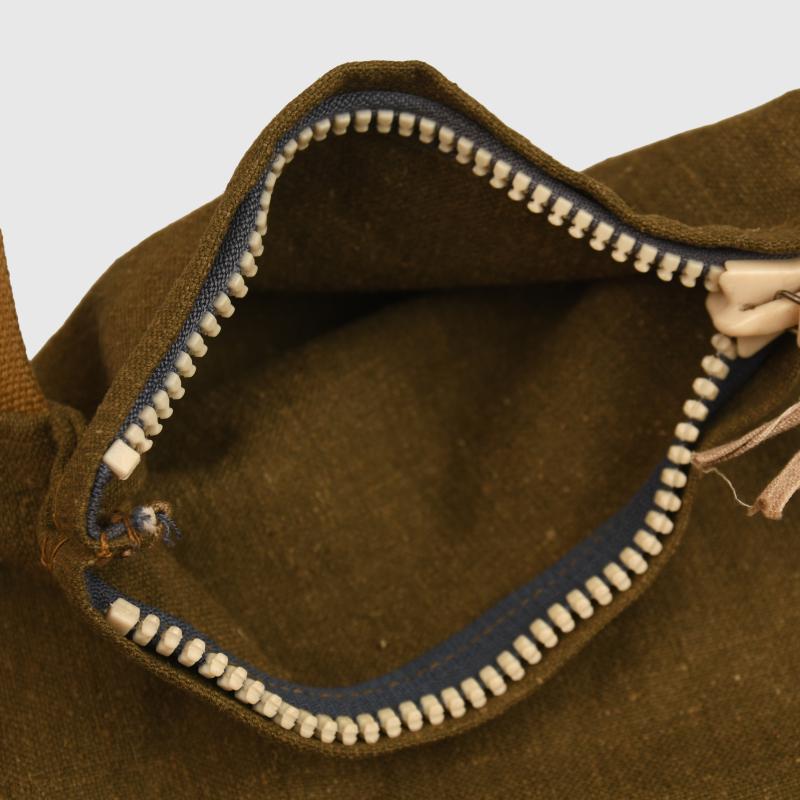 GERMAN WWII FALLSHIRMJAGER STICK GRENADE CARRYING BAG SET.